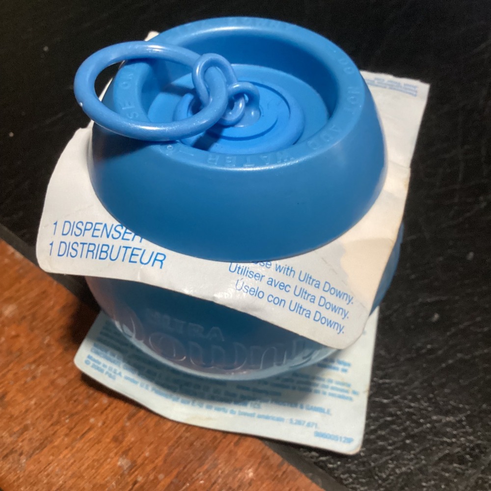 Ultra Downy Ball Fabric Softener Dispenser Laundry Dryer Ball Blue 2008